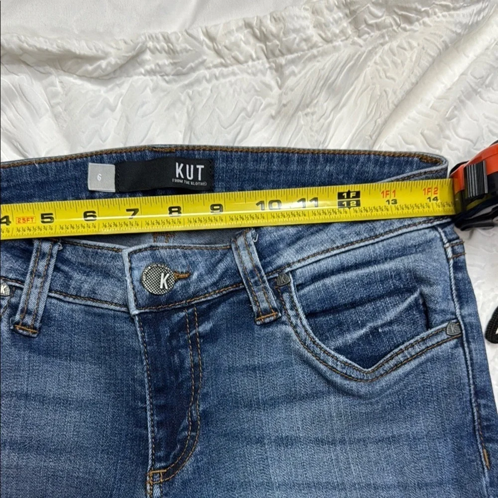 Kut from the Kloth.   Blue Skinny Jeans with Tapered Fit